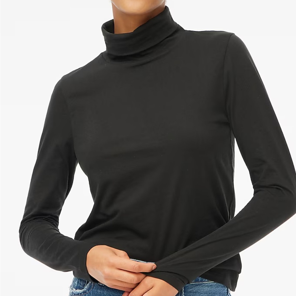 Black J crew turtleneck tissue tee in xs